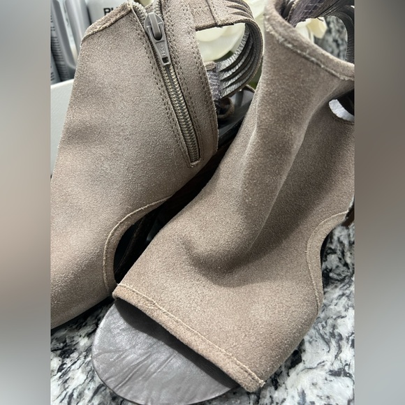 OTBT Open Toe Booties - Picture 6 of 10